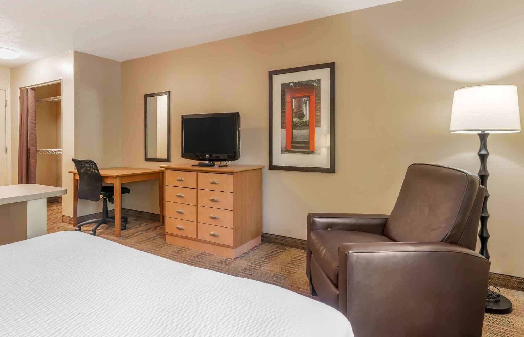 Extended Stay America Select Suites - Charlotte - Tyvola Rd - Executive Park Εξωτερικό φωτογραφία
