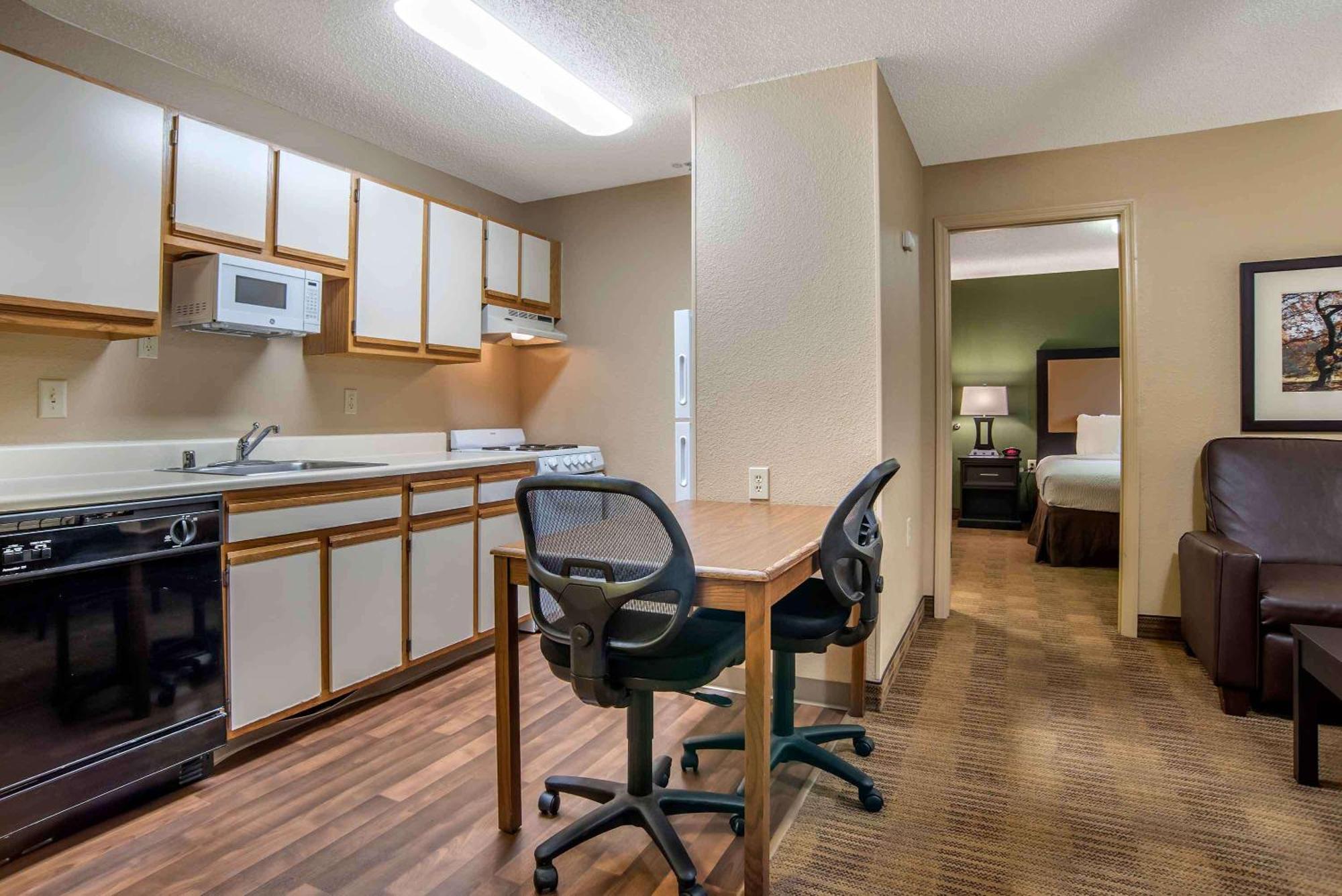 Extended Stay America Select Suites - Charlotte - Tyvola Rd - Executive Park Εξωτερικό φωτογραφία